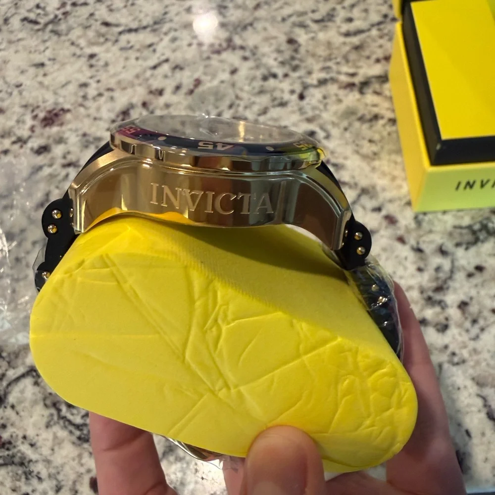 NEW in box Invicta.